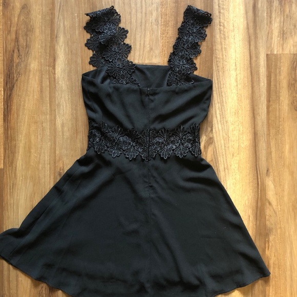 Lulu’s Black Lace Dress S - Picture 9 of 10